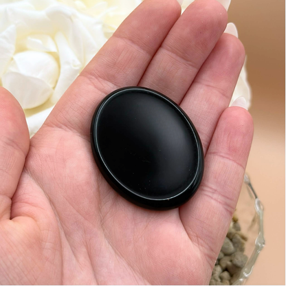 Worry stone obsidian