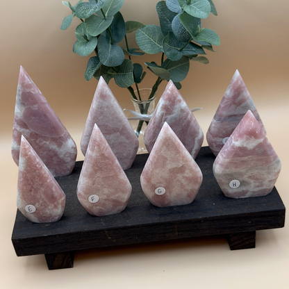Droppar i rosa opal