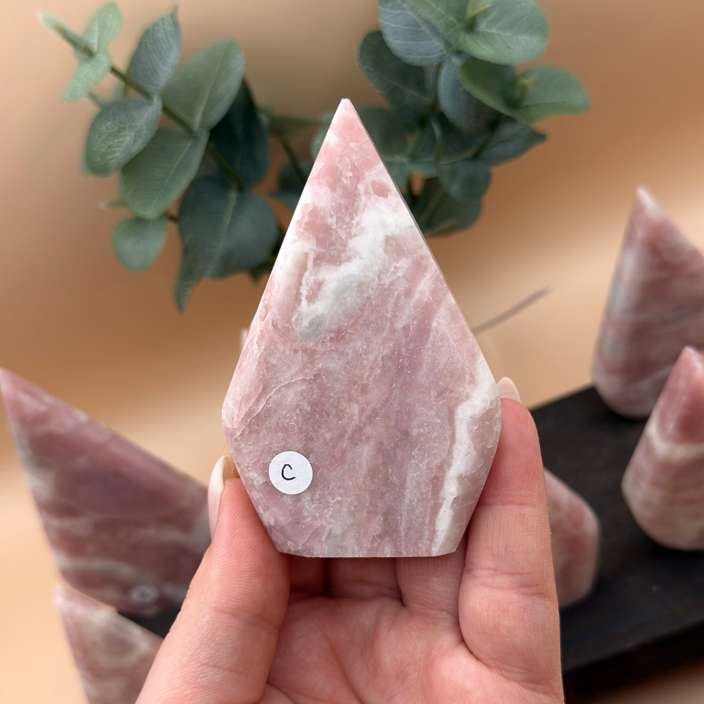 Droppar i rosa opal