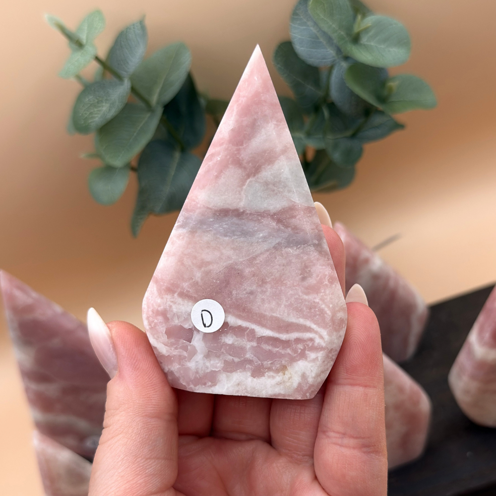 Droppar i rosa opal