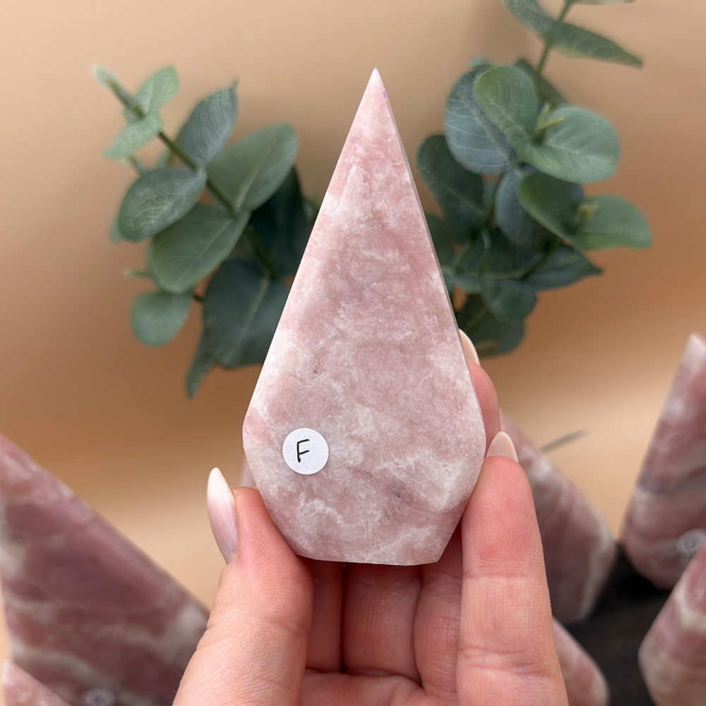 Droppar i rosa opal