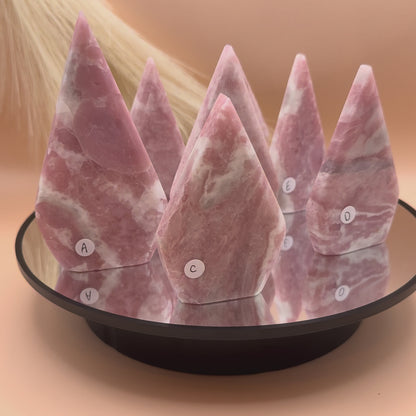 Droppar i rosa opal